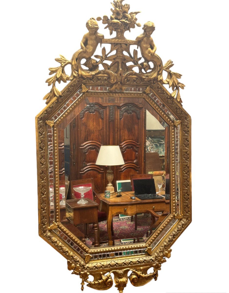 Octagonal Mirror In Gilded Stucco From The Napoleon III Period, 19th Century