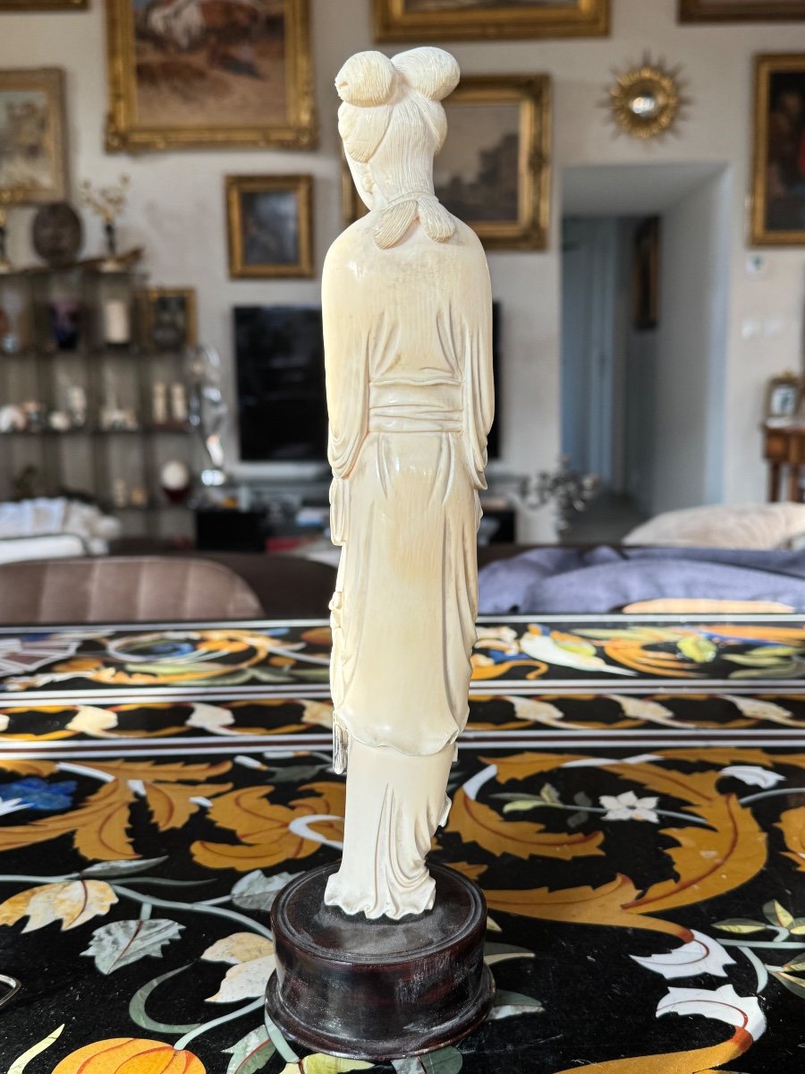 19th Century Ivory Okimono Depicting A Woman Playing A Flute-photo-4