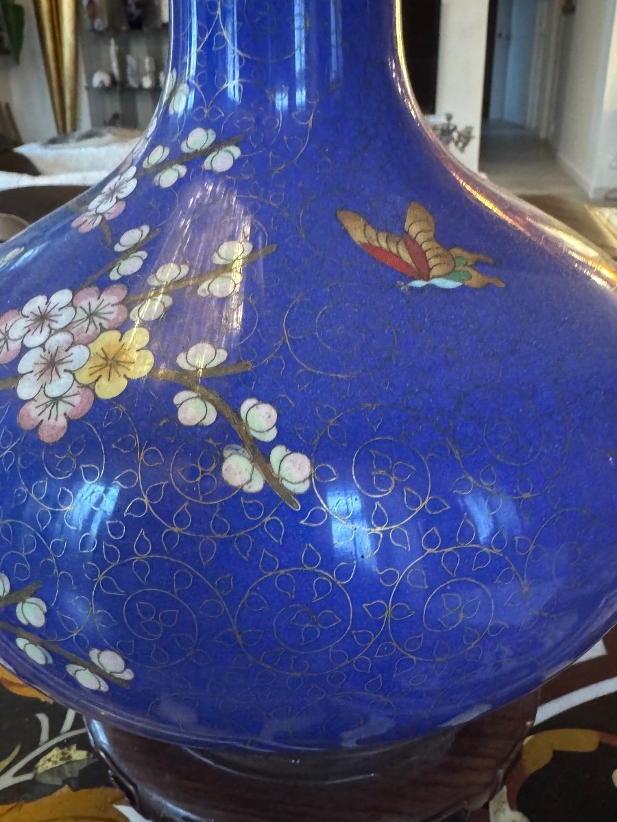 Chine : Grand Vase En Bronze Cloisonné  à Décor De Fleurs De Prunier-photo-3