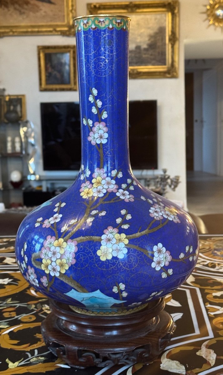 Chine : Grand Vase En Bronze Cloisonné  à Décor De Fleurs De Prunier-photo-5