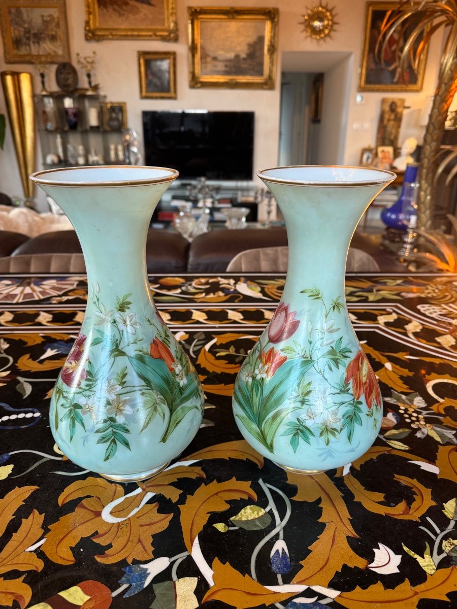 Baccarat: Pair Of Celadon Green Opaline Vases With Floral Decor -photo-3