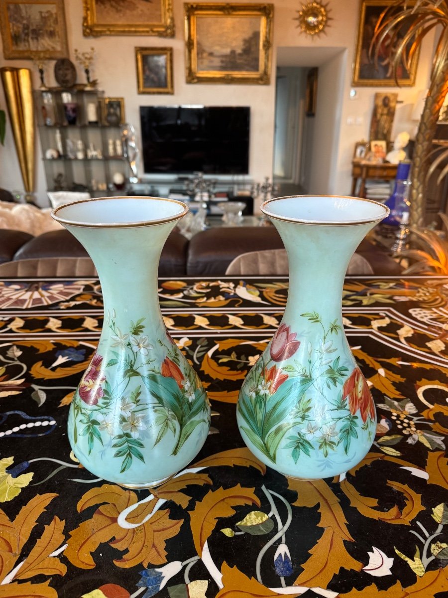 Baccarat: Pair Of Celadon Green Opaline Vases With Floral Decor -photo-4