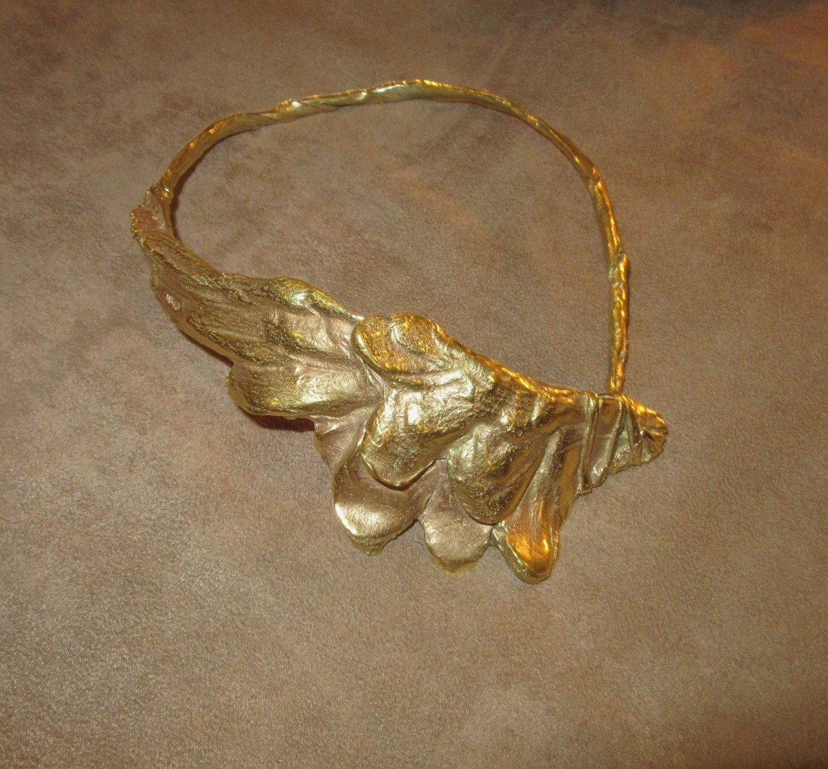 Collier En Bronze Doré Signé I.Mitoraj