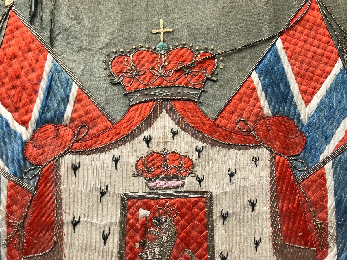 Embroidered Silk Coat Of Arms Representing The Monarch And The Kingdom Of Norway-photo-3