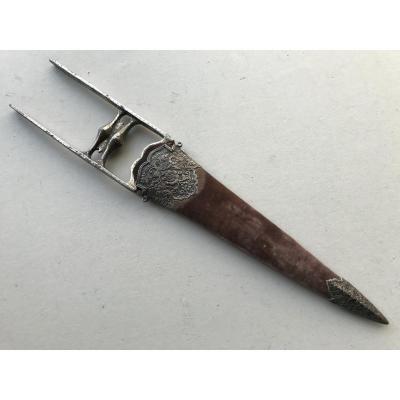 Beautiful Indian Katar / Dagger In His Scabbard