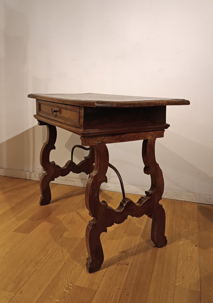 17th Century Small Walnut Desk-photo-4