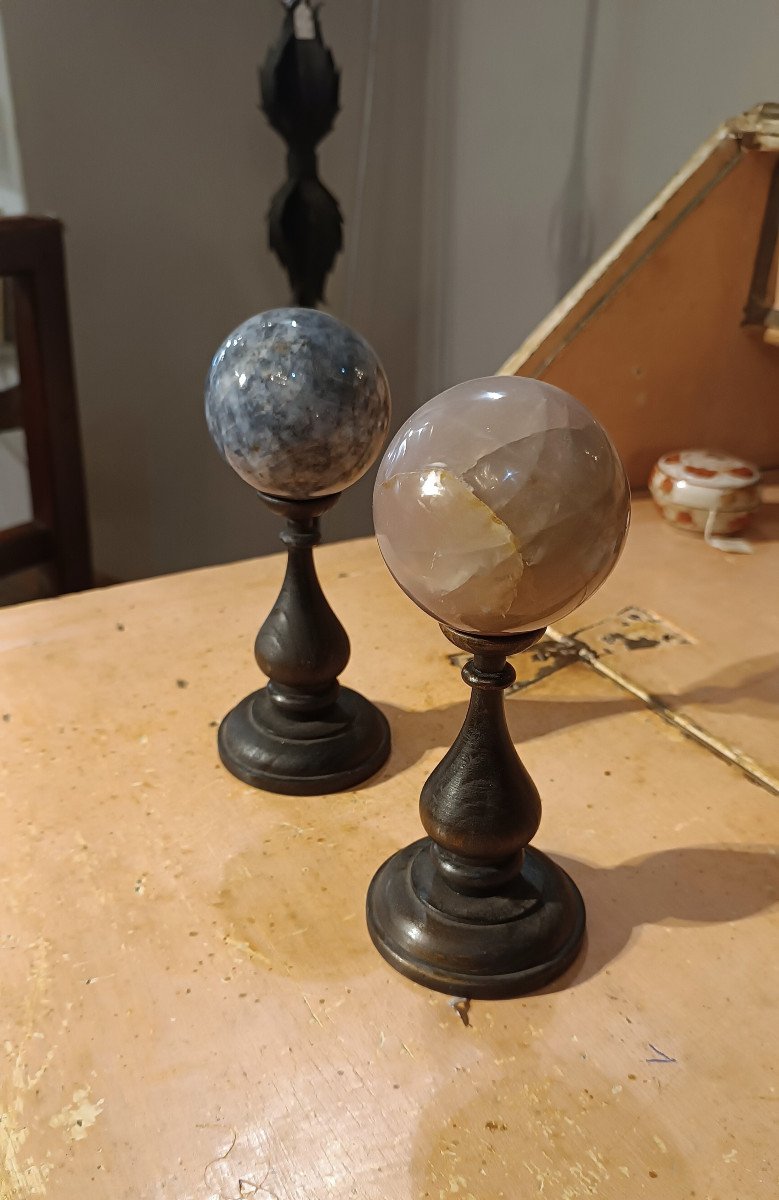 Early 19th Century Pair Of Quartz Spheres-photo-4