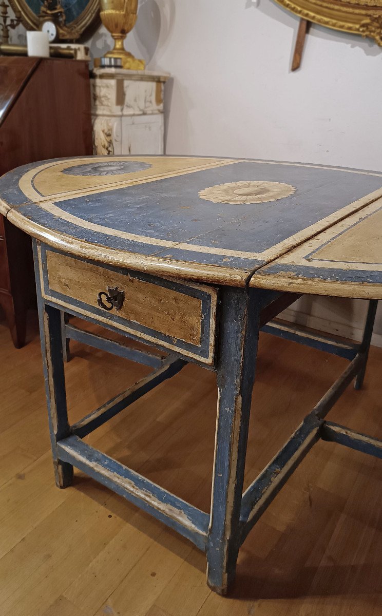 End Of 17th-early 18th Century Painted Openable Table -photo-5