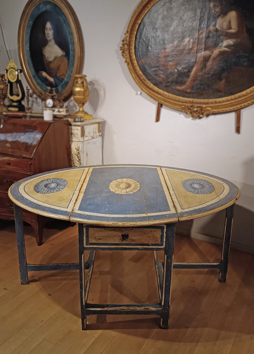 End Of 17th-early 18th Century Painted Openable Table -photo-7