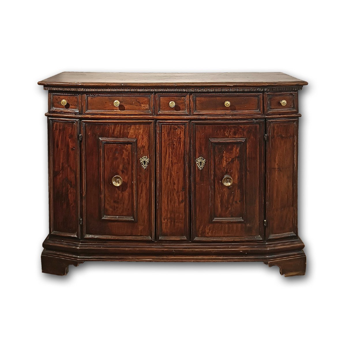 End Of 16th-early 17th Century Tuscan Walnut Sideboard 