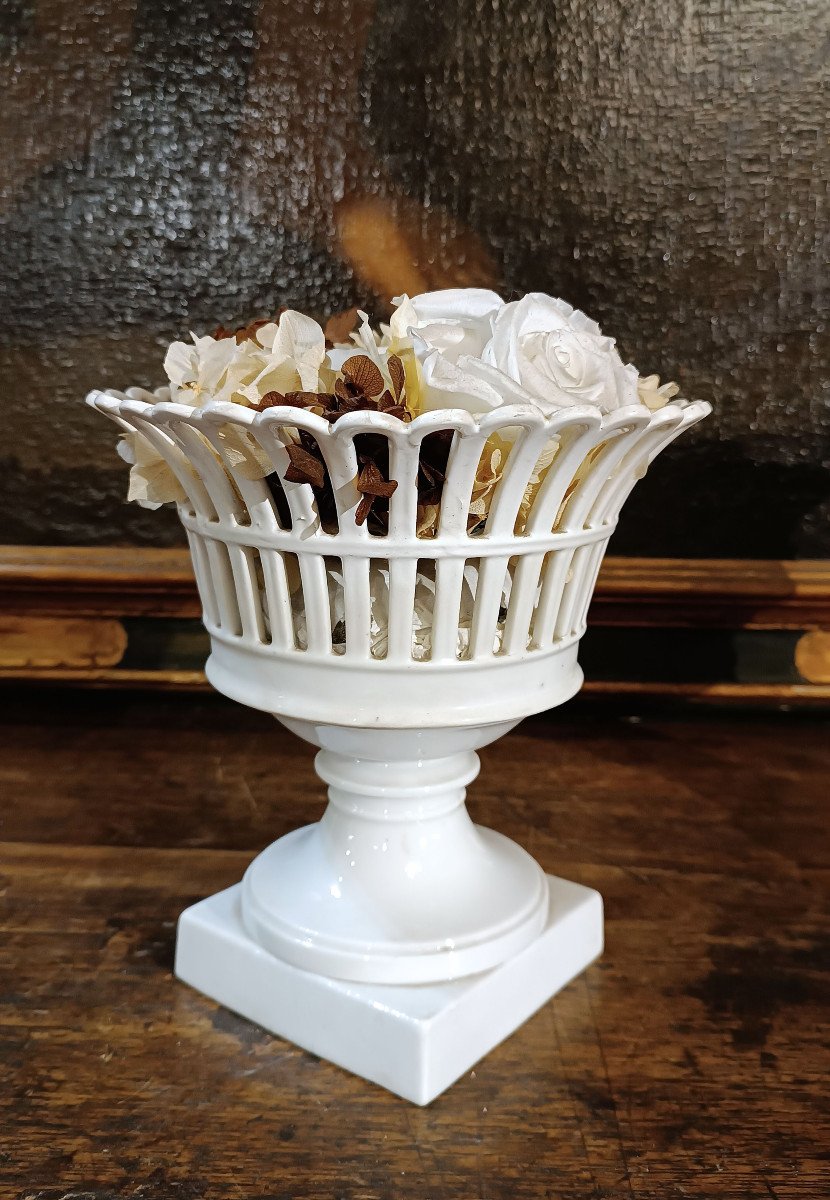 Pair Of 19th Century White Porcelain Fruitstands-photo-3