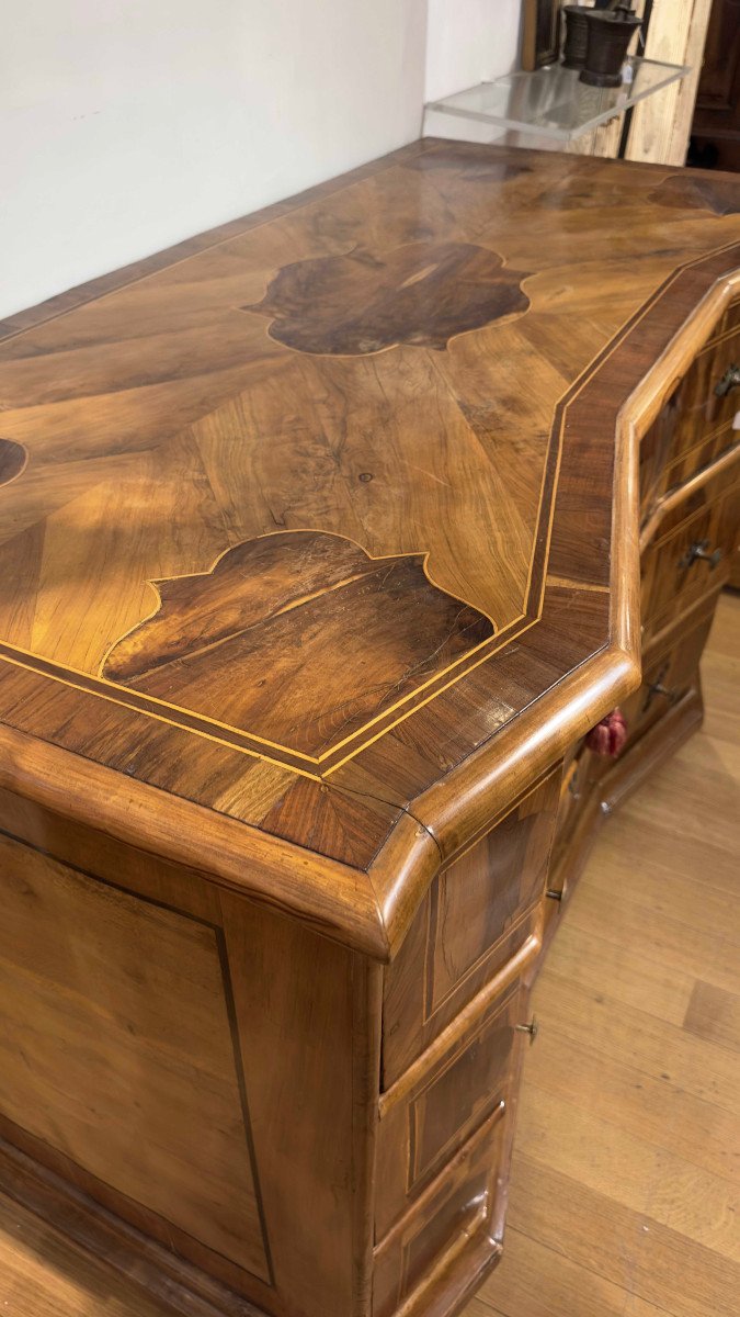 18th Century Venetian Venereed And Inlaid Chest-photo-1