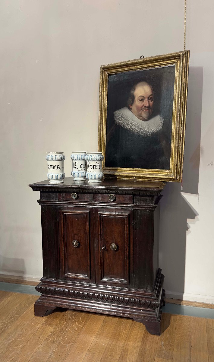 16th Century Renaissance Small Sideboard In Solid Walnut-photo-6