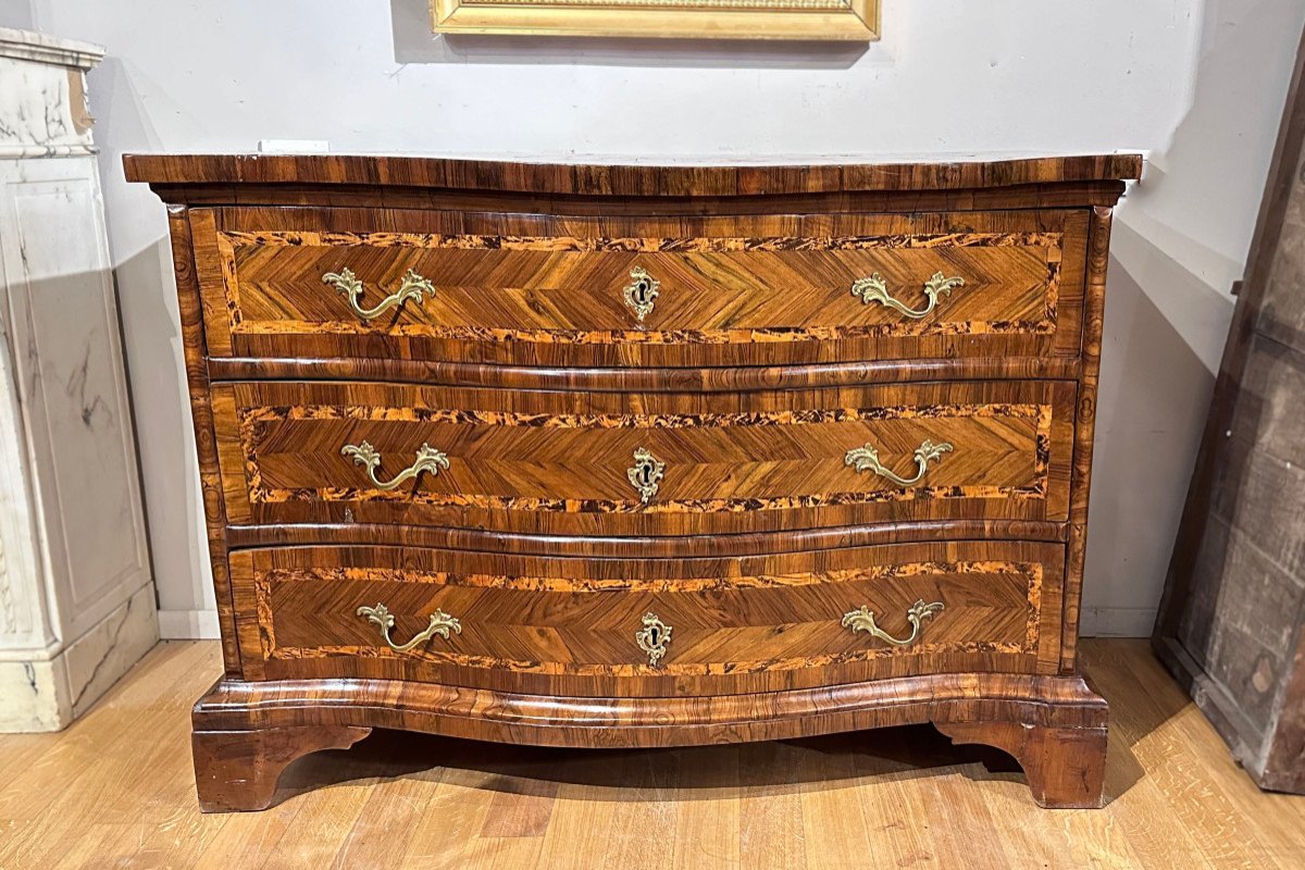 First Half Of The 18th Century Venetian Chest-photo-2