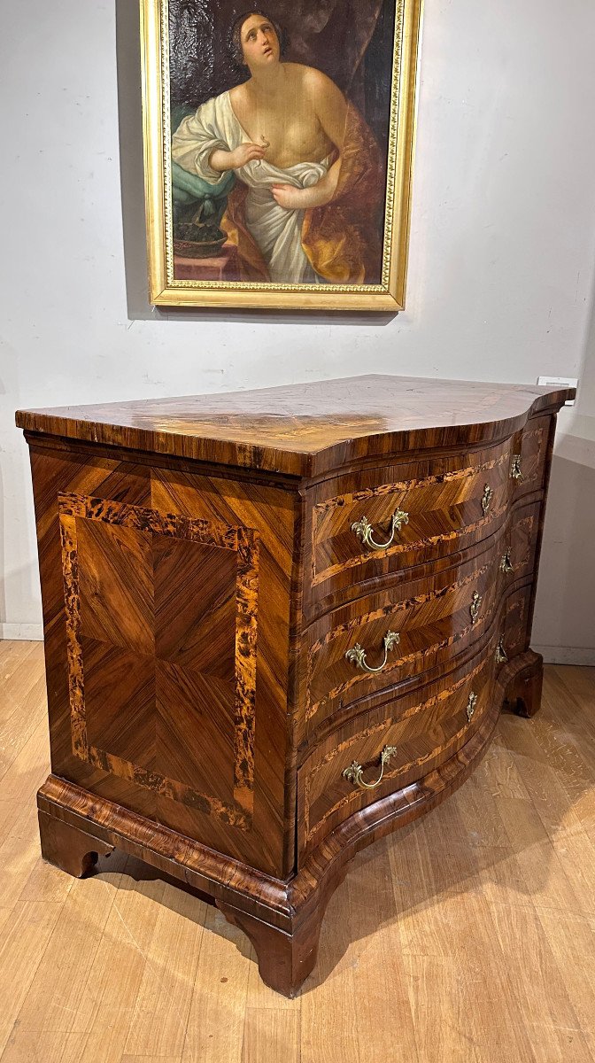 First Half Of The 18th Century Venetian Chest-photo-3