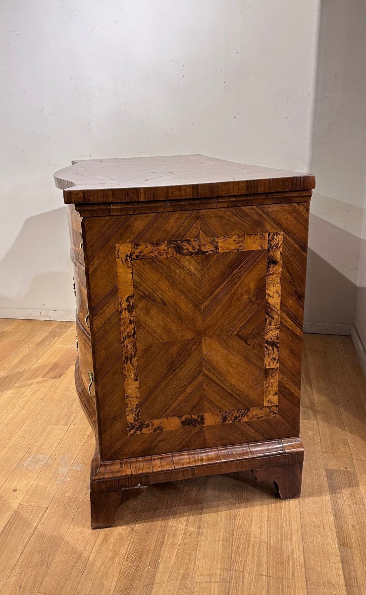 First Half Of The 18th Century Venetian Chest-photo-1