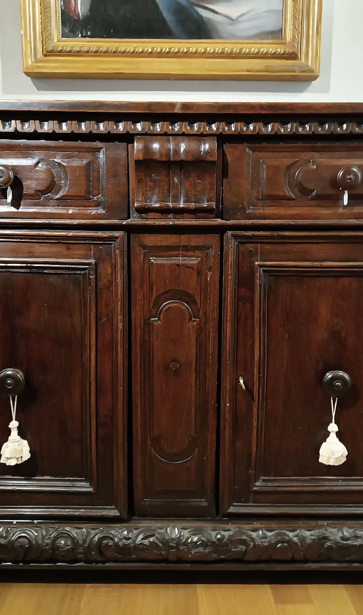 17th Century Lombard Walnut Sideboard-photo-7