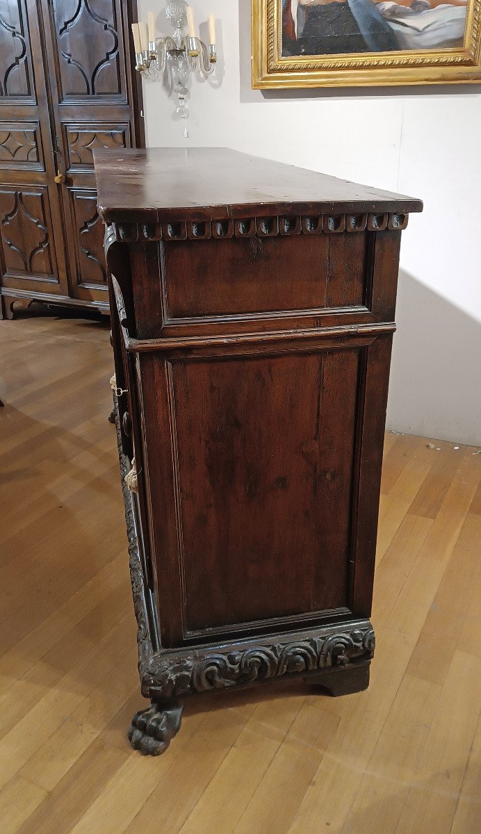 17th Century Lombard Walnut Sideboard-photo-8