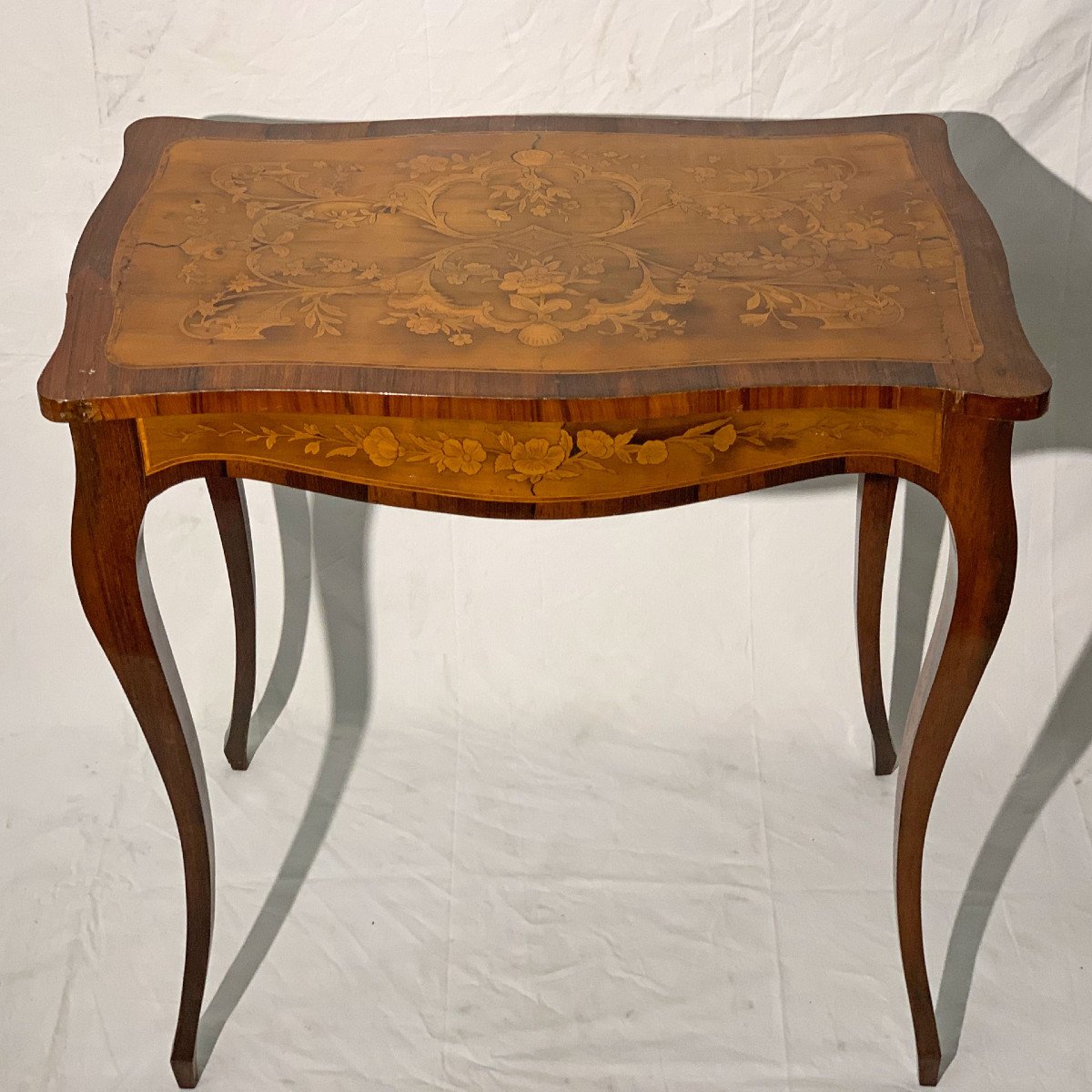 Mid 19th Century Napoleon III Inlaid Table-photo-4