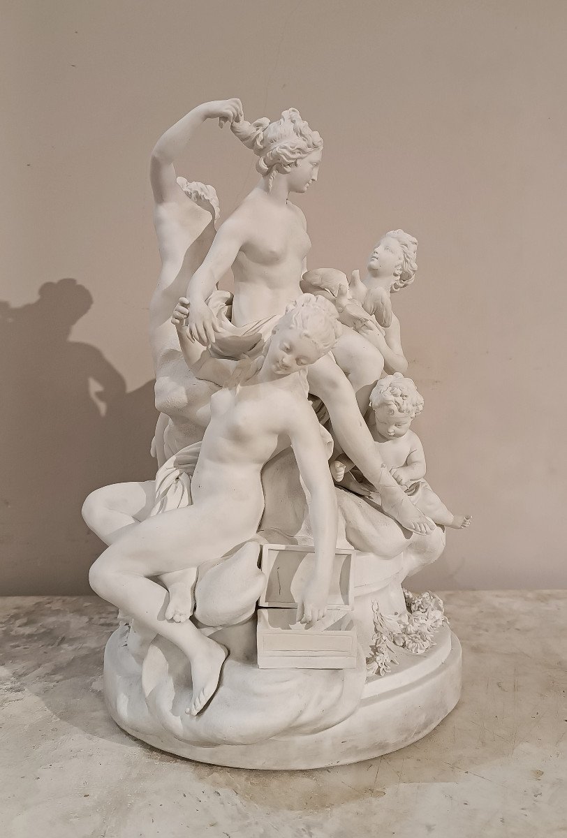 Mid-19th Century Sculptural Group In Biscuit "toilet Of Venus" -photo-2