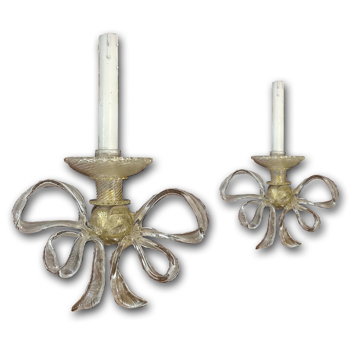 Early 20th Century Pair Of Bow-shaped Appliques In Murano Glass 