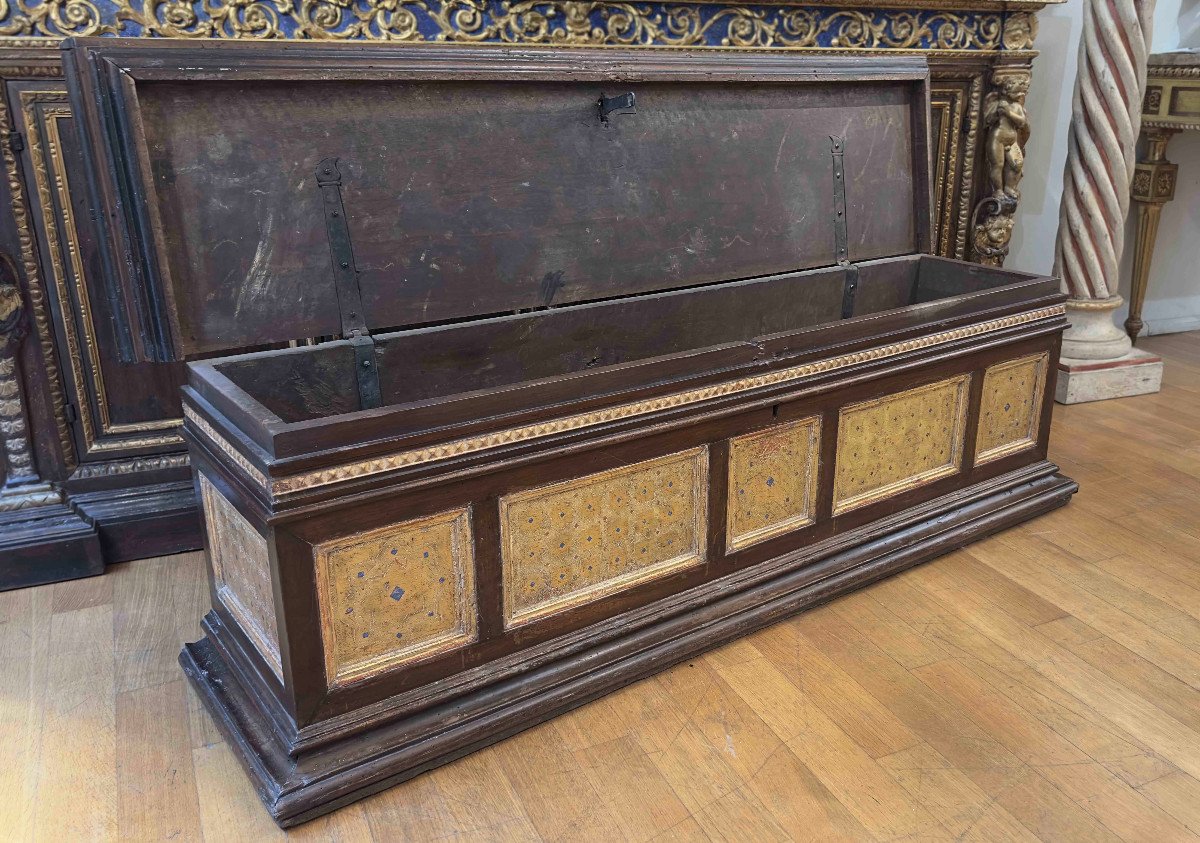 16th Century Walnut Chest With Golden Decorations -photo-4