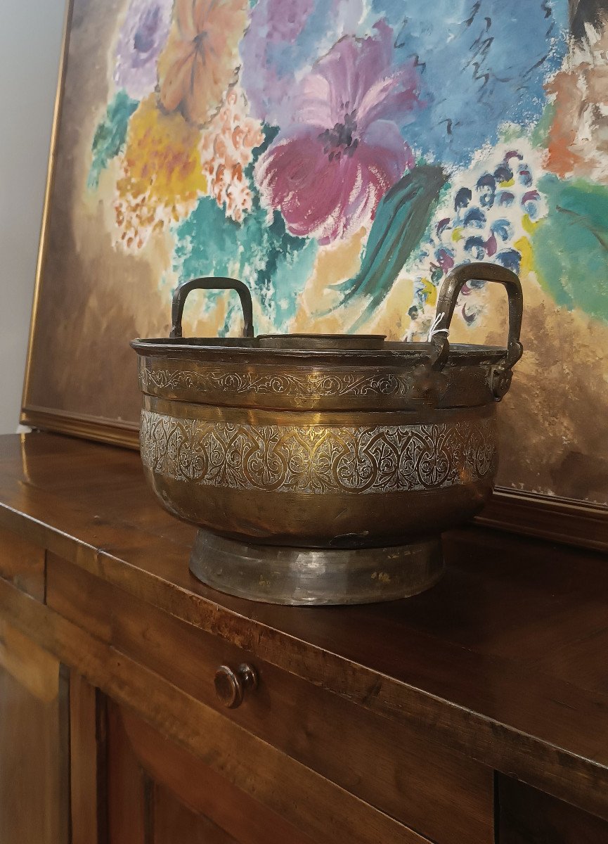 Late 17th Century Embossed Brass Food Warmer -photo-2