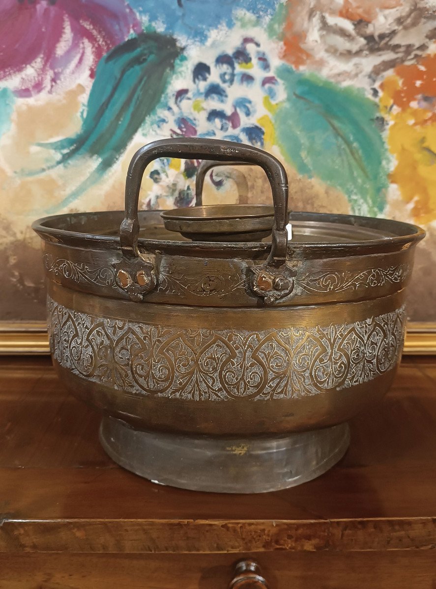 Late 17th Century Embossed Brass Food Warmer -photo-4