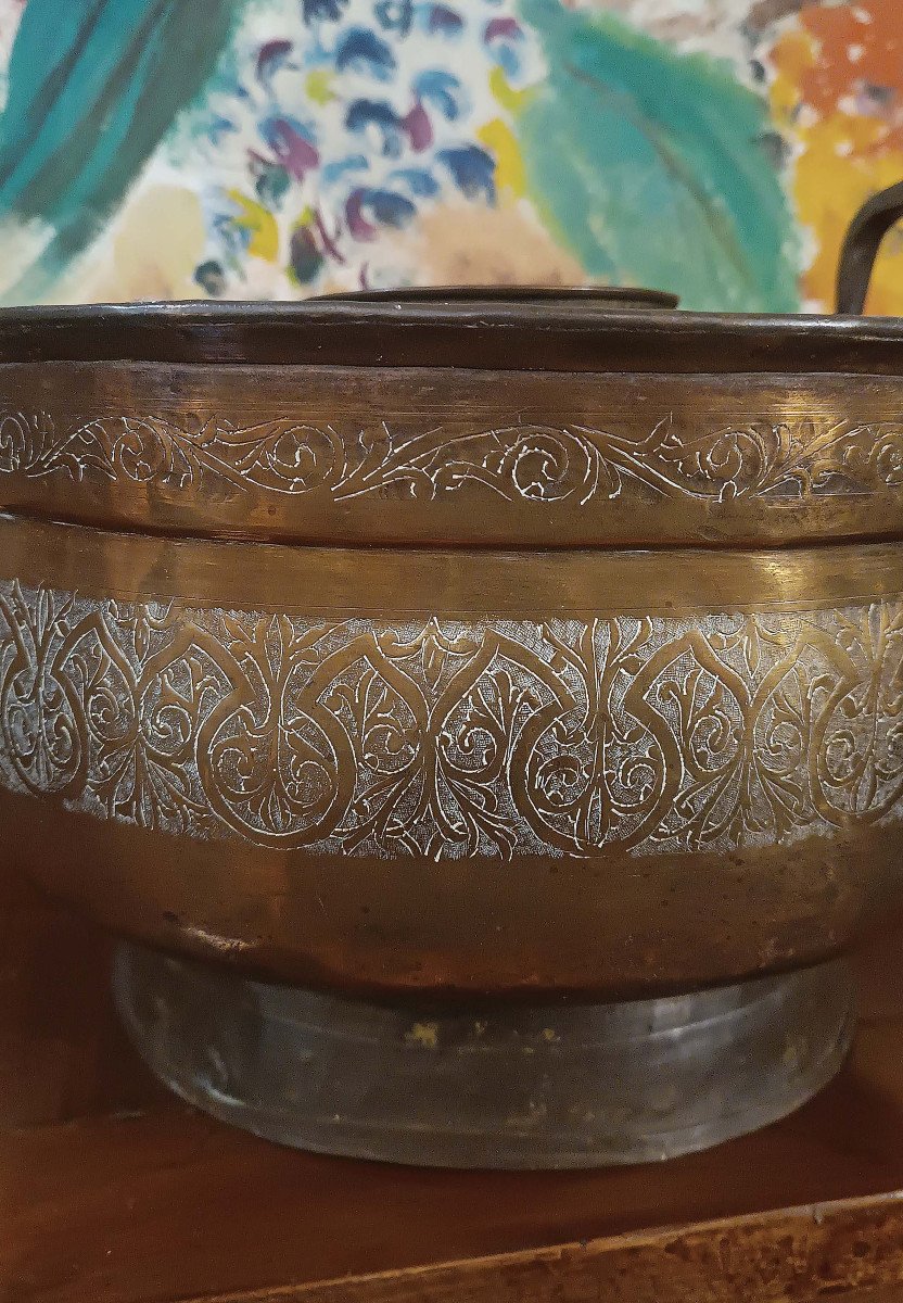 Late 17th Century Embossed Brass Food Warmer -photo-2