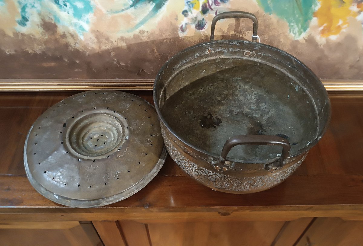 Late 17th Century Embossed Brass Food Warmer -photo-4