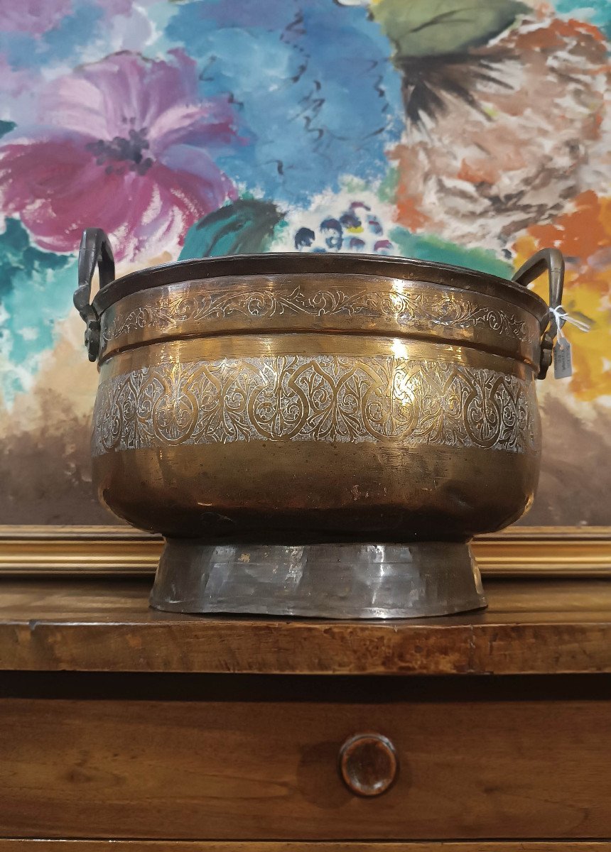 Late 17th Century Embossed Brass Food Warmer -photo-6