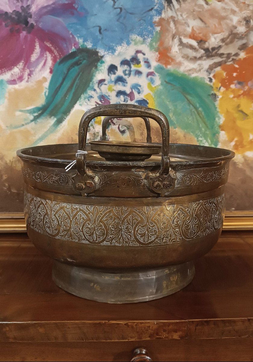 Late 17th Century Embossed Brass Food Warmer -photo-7