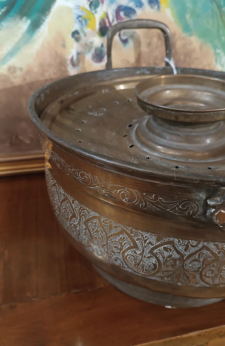 Late 17th Century Embossed Brass Food Warmer -photo-8