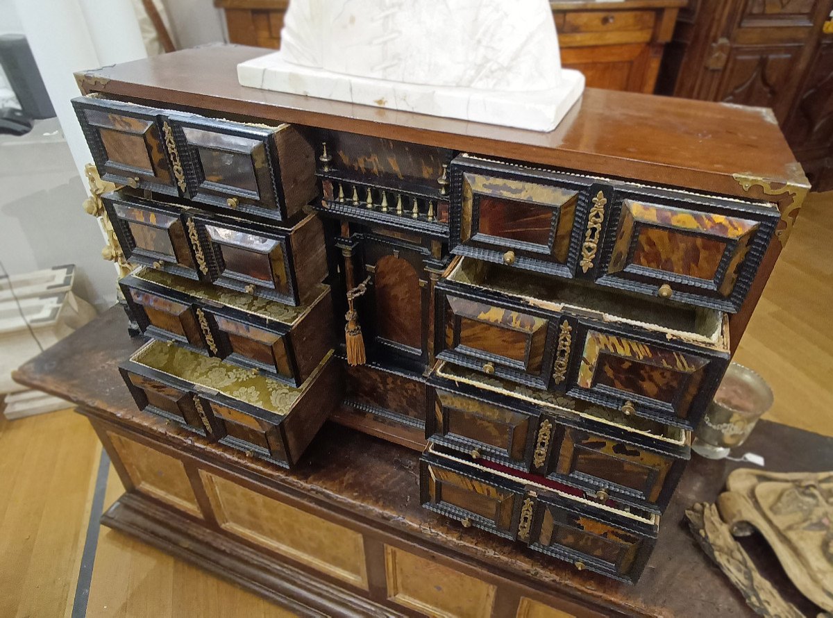 Early 18th Century Walnut Coin Cabinet With Finishes -photo-5