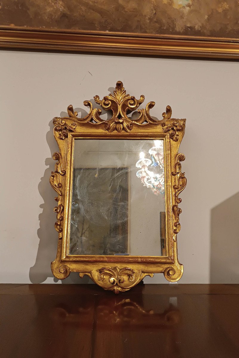 PETIT MIROIR EN BOIS DORÉ DEUXIÈME MOITIÉ DU 18ème SIÈCLE-photo-2