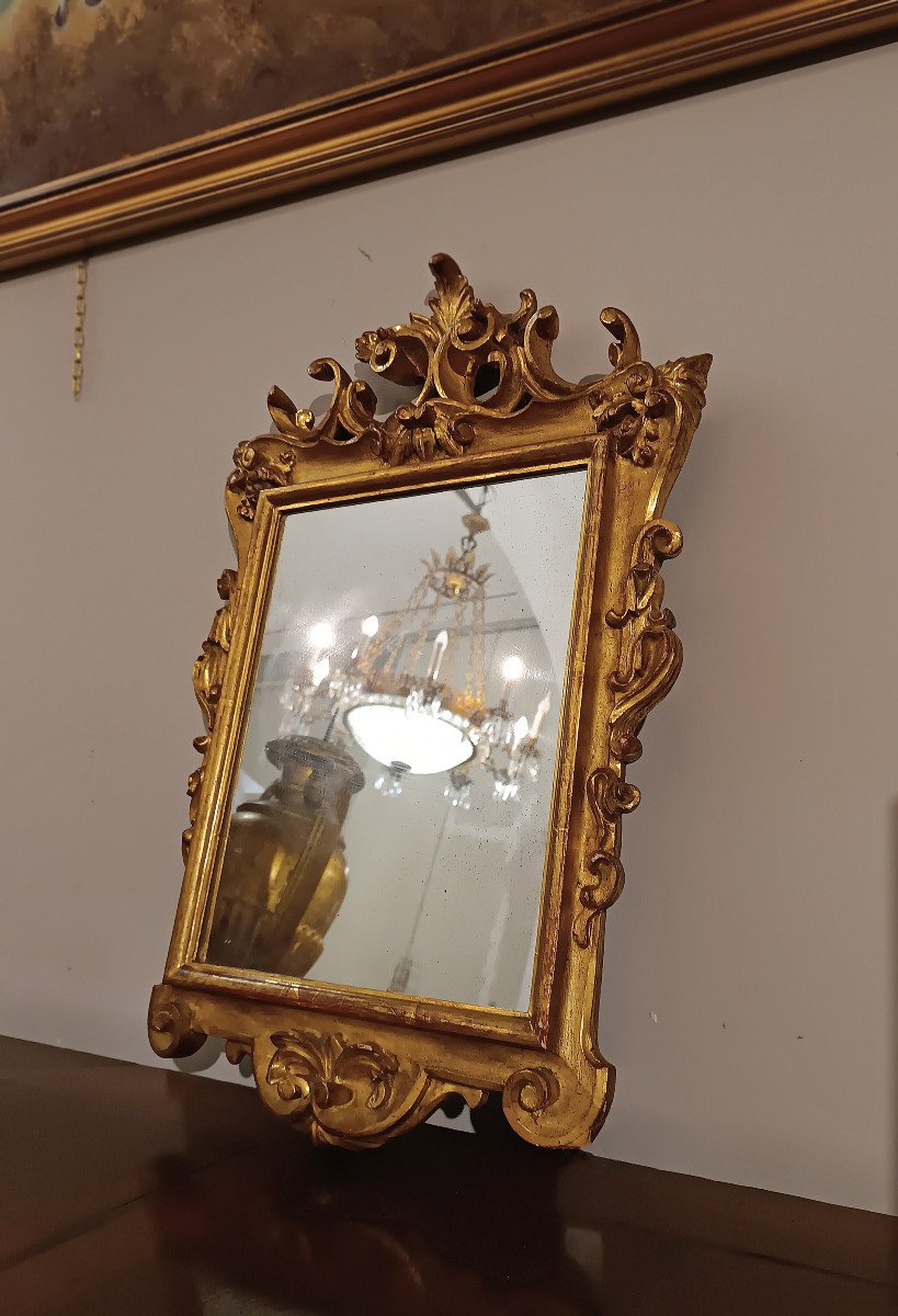 PETIT MIROIR EN BOIS DORÉ DEUXIÈME MOITIÉ DU 18ème SIÈCLE-photo-3