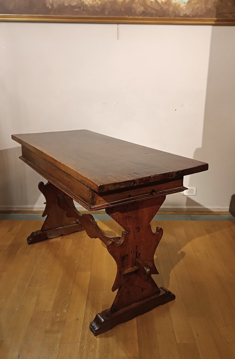 Late 17th Century Walnut Writing Table -photo-1