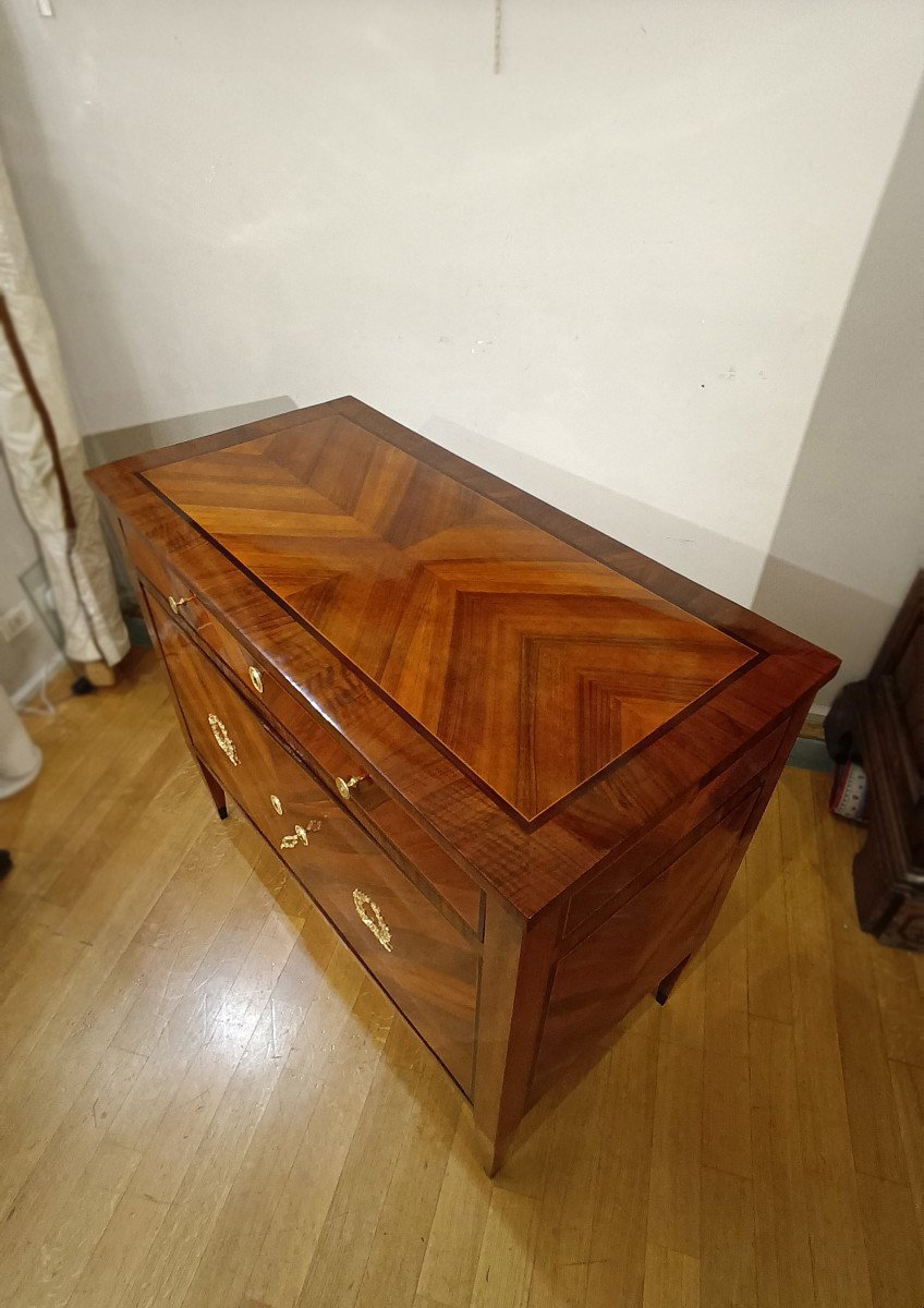 Late 18th Century Pair Of Walnut Veneered Sideboards-photo-3