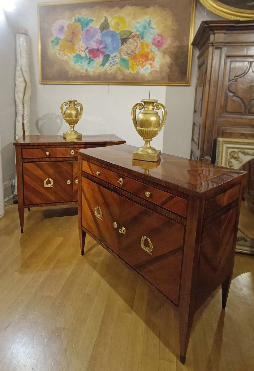 Late 18th Century Pair Of Walnut Veneered Sideboards-photo-6