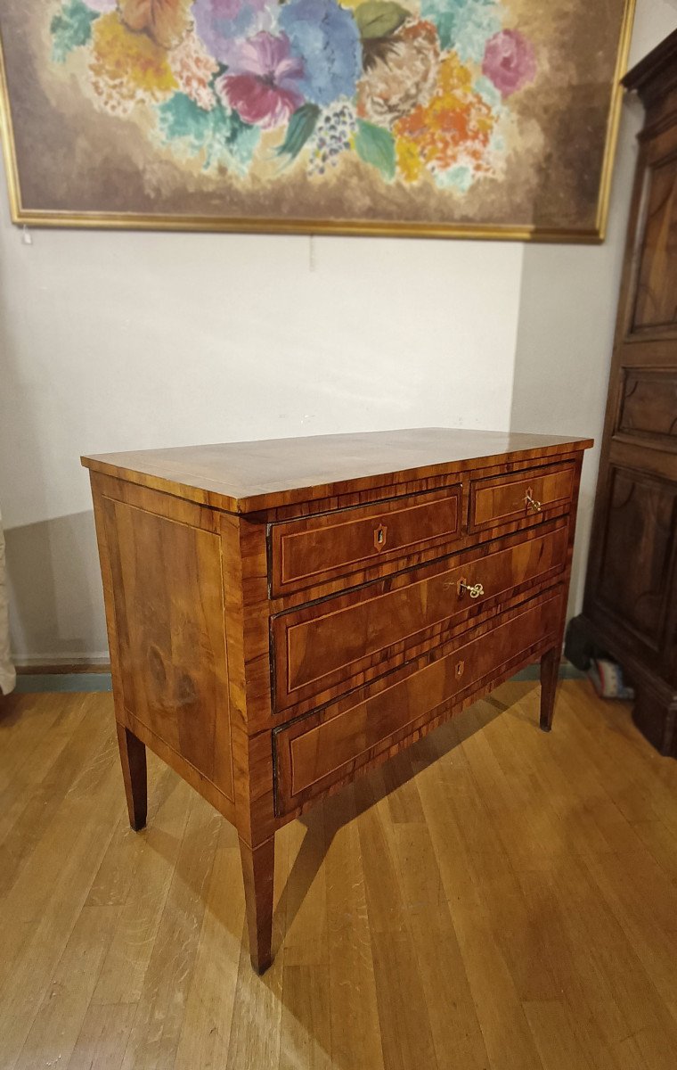 Late 18th Century Walnut Veneered Chest Of Drawers-photo-4