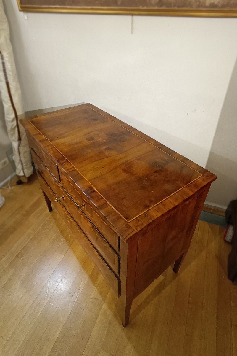 Late 18th Century Walnut Veneered Chest Of Drawers-photo-2