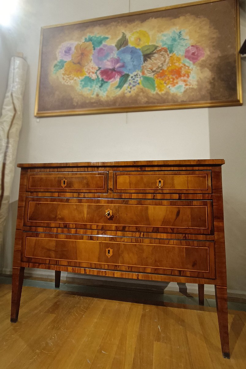 Late 18th Century Walnut Veneered Chest Of Drawers-photo-5