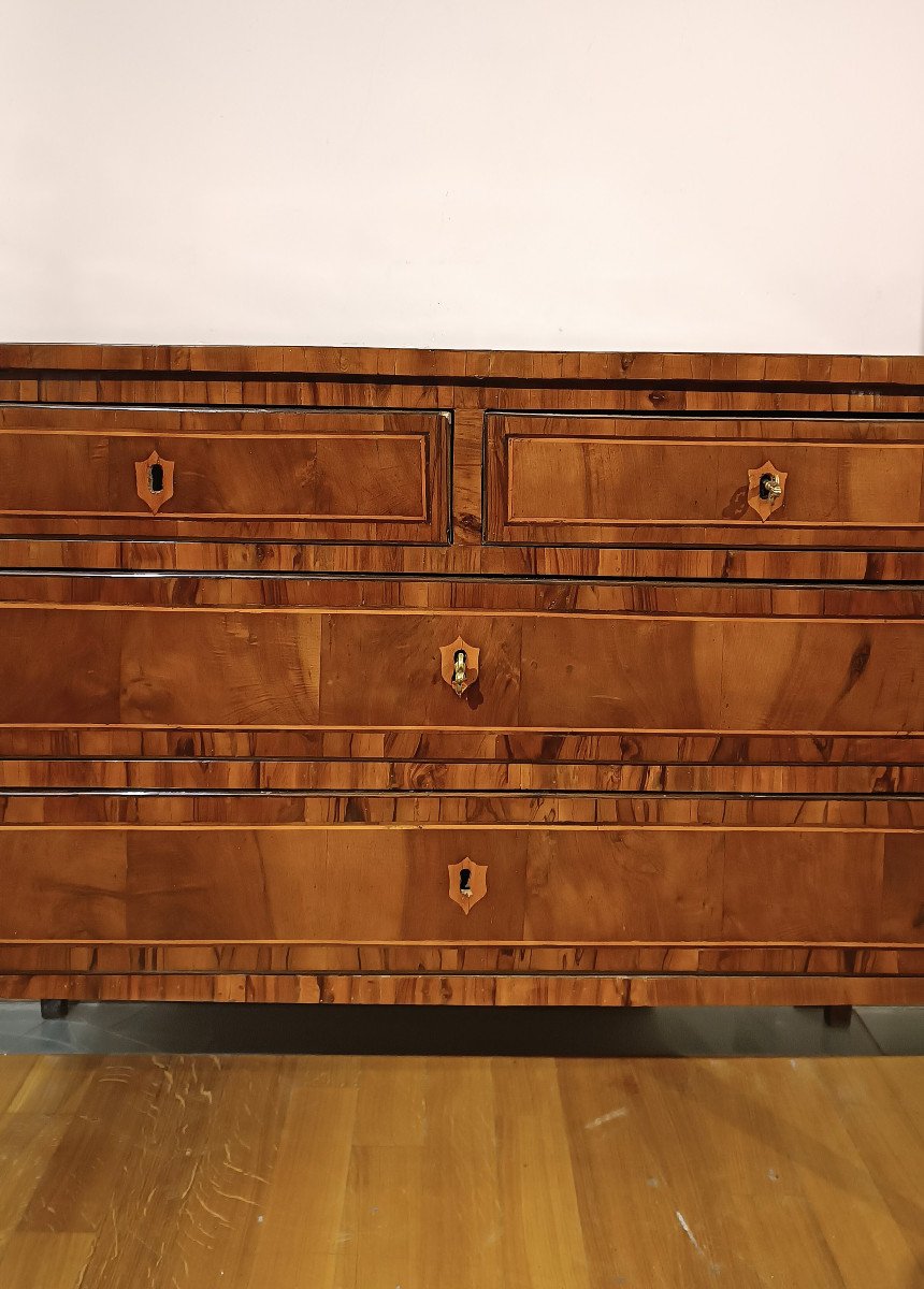 Late 18th Century Walnut Veneered Chest Of Drawers-photo-7