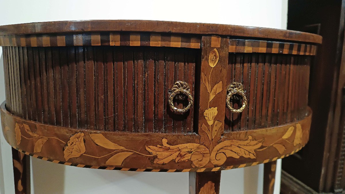 Late 18th Century Small Consolle With Inlays -photo-2