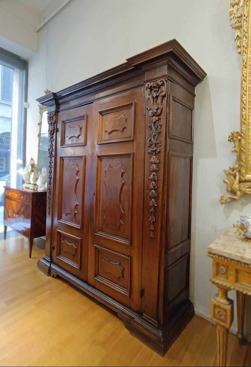 Late 17th Century Louis XIV Walnut Wardrobe -photo-2