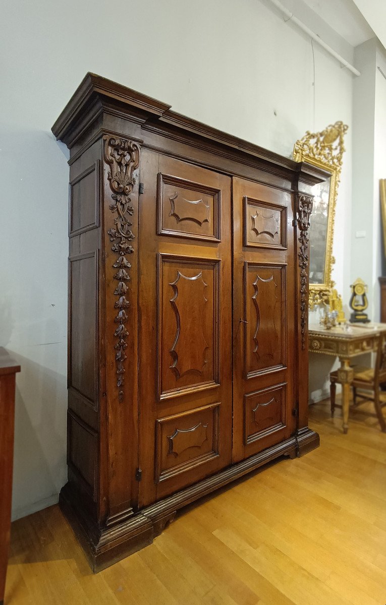 Late 17th Century Louis XIV Walnut Wardrobe -photo-3