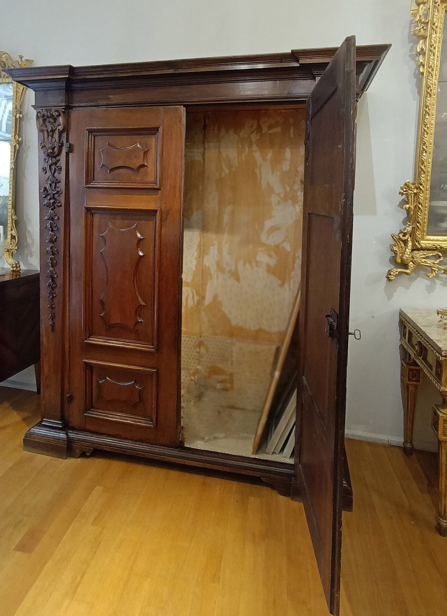 Late 17th Century Louis XIV Walnut Wardrobe -photo-5