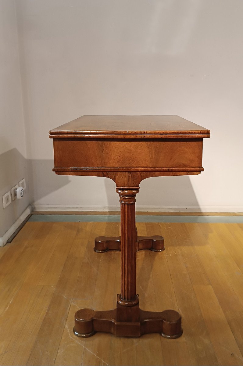 Early 19th Century Carlhes X Walnut Table -photo-3