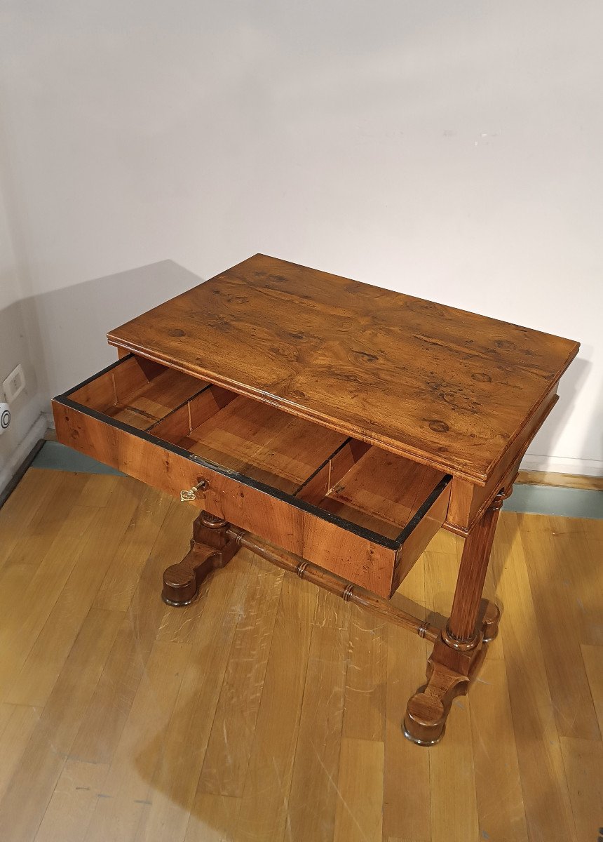 Early 19th Century Carlhes X Walnut Table -photo-2