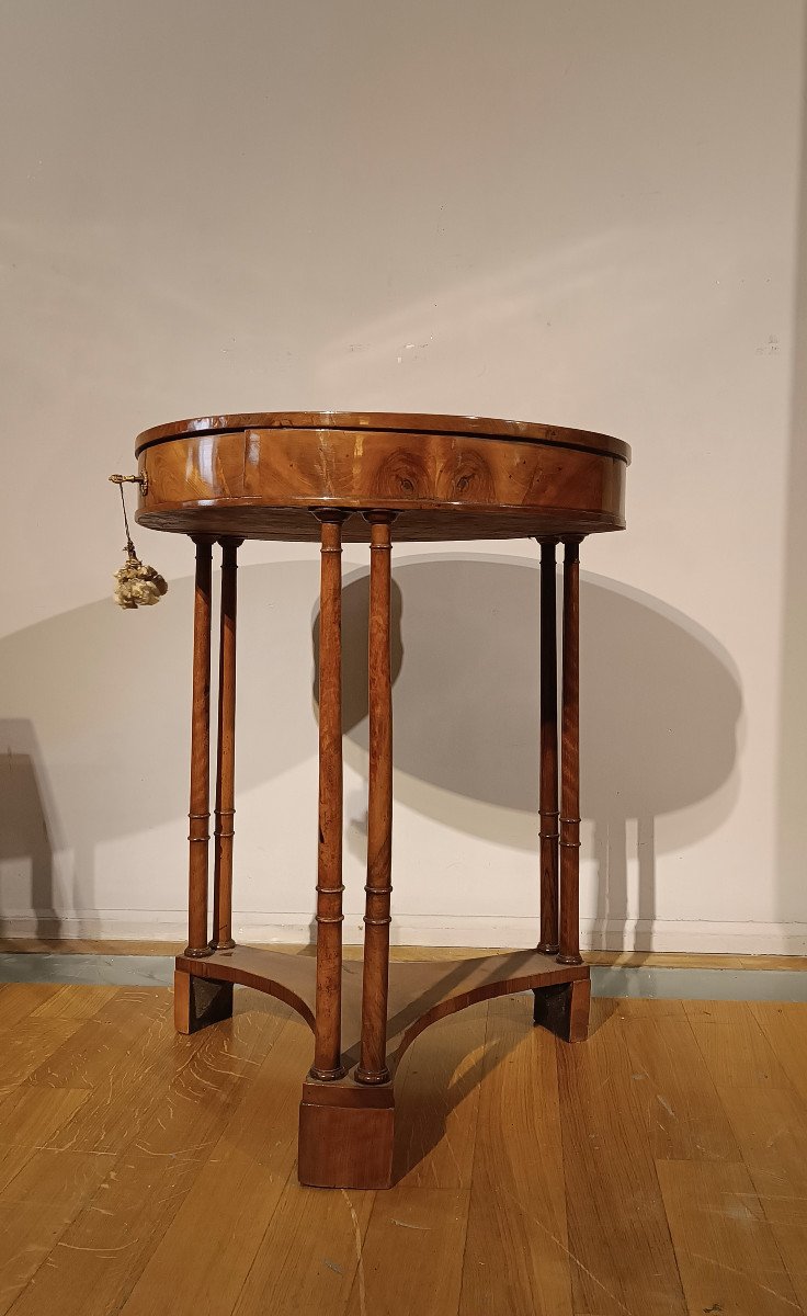 End Of The 18th Century Round Walnut Table-photo-3